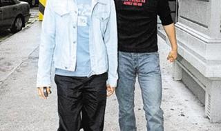 唐鹤德替张国荣领奖 唐鹤德替张国荣领奖